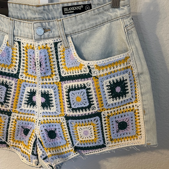 Blank NYC Women's Denim‎ Shorts with Crochet Pattern - Picture 3 of 5